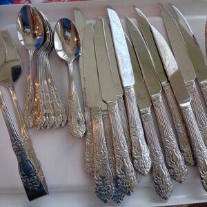 Reed & Barton Stainless Flatware Steak Knives Dinner Knives Spoons Serving